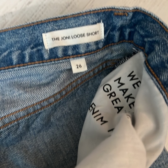 Denim Forum- The Joni Short size 26 high rise - Picture 5 of 6